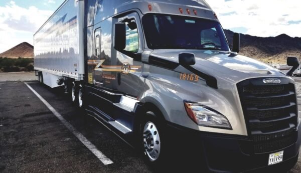 2005 PETERBILT 379