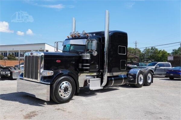 2019 PETERBILT 389